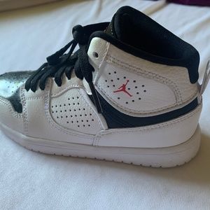 AV7942 Jordan size 13